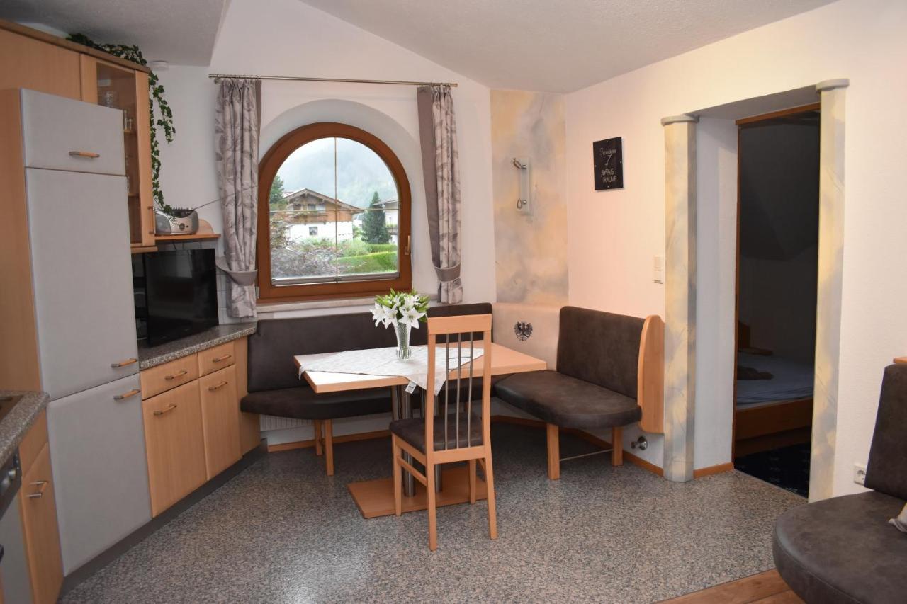 Haus Egger Apartamento Neustift im Stubaital Exterior foto